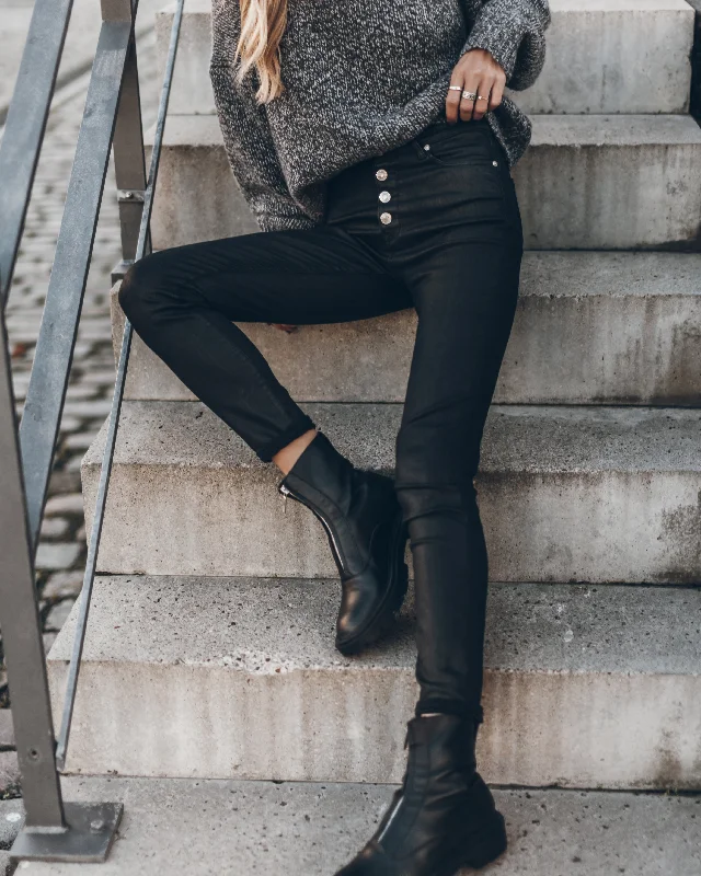 women's denim jeans with pocketsThe Black Coated Jeans